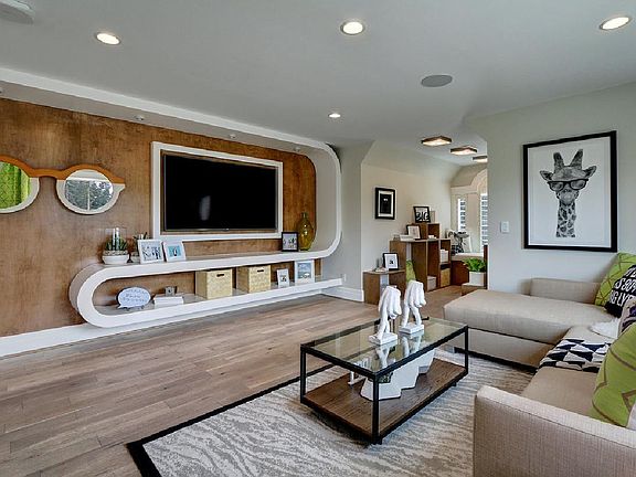 Loft - TV Wall