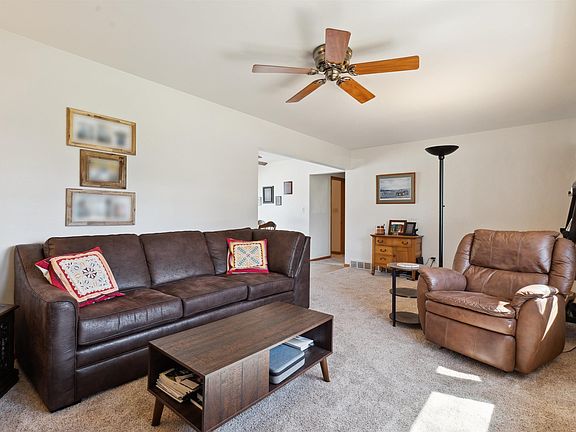 4th image of 1002 Melrose Dr
