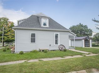 250 N Elm St, Monticello, IA 52310