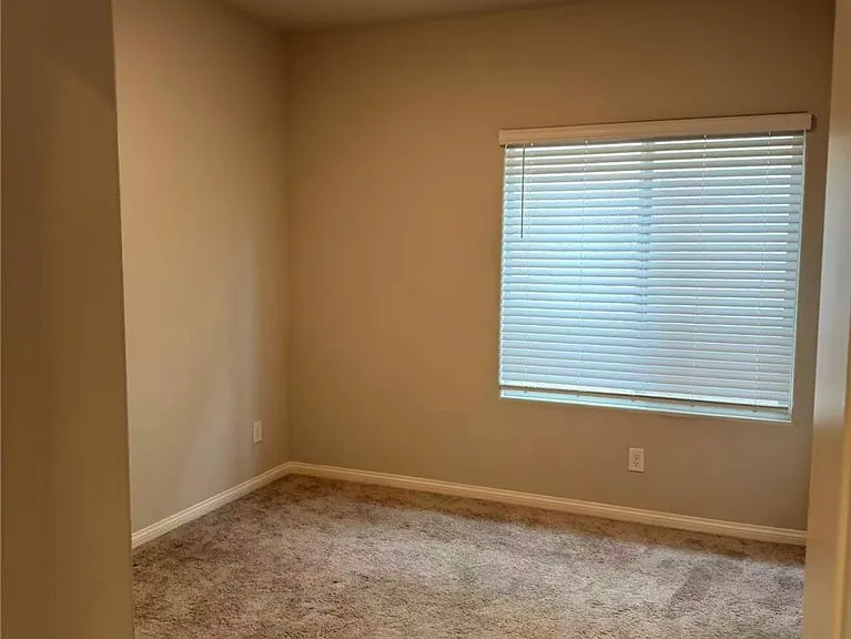7456 W Diablo Dr — Photo 3