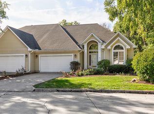 13098 Pinecrest Ln, Clive, IA 50325