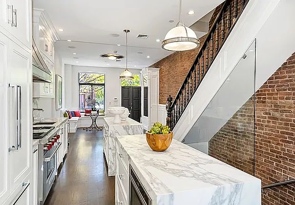 3rd image of 109 W 132nd St