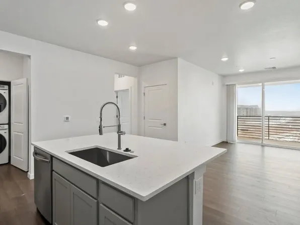 6153 N Ceylon St, Denver, CO