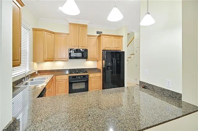 3760 Roman St #B — Photo 9