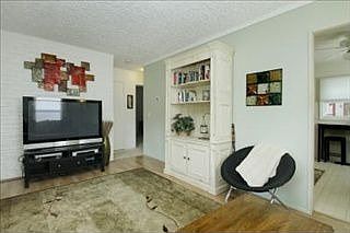 4th image of 2230 Hillsdale Ave