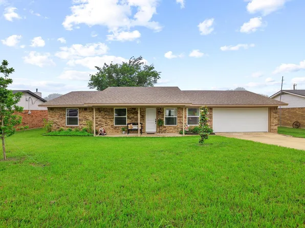 928 Ricketts St, Howe, TX 75459