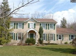 112 Silver Springs Trl, Chagrin Falls, OH 44022