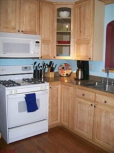 4th image of 698 Greenview Dr