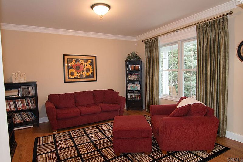 3rd image of 6282 EMPIRE Avenue