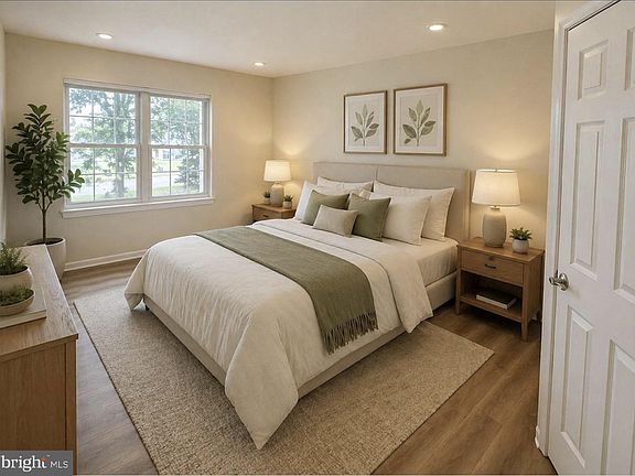 4th image of 2022 Beacon Hill Dr