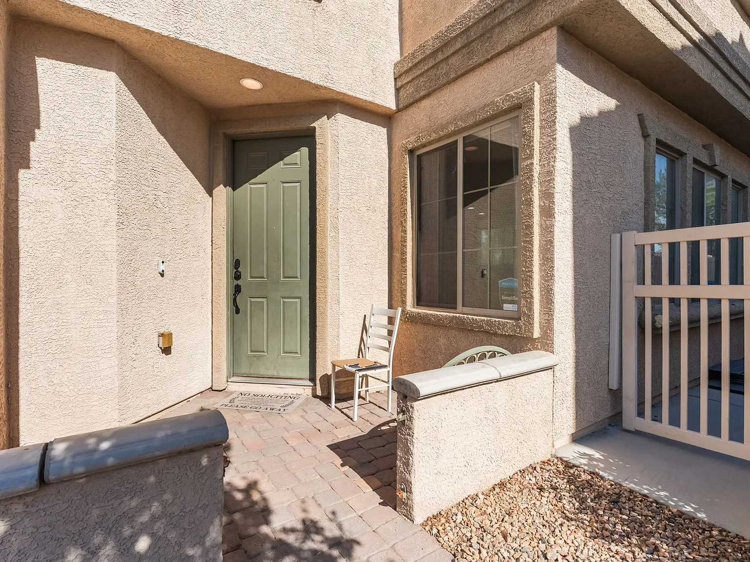 3 bed, 1805 sqft, $1,900 — Photo 4