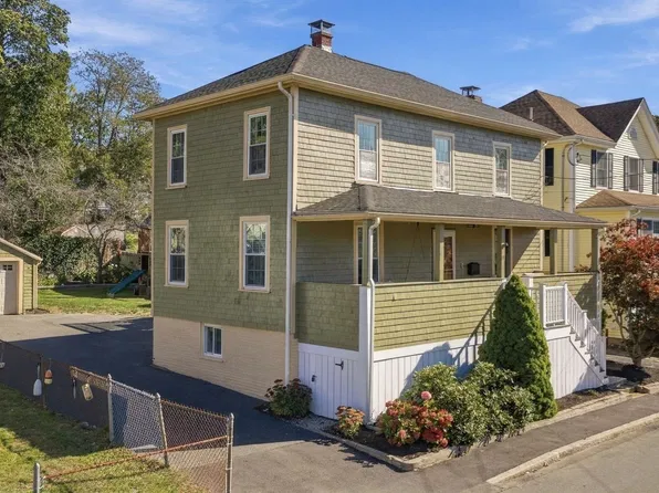 10 Emerald Rd, Nahant, MA 01908