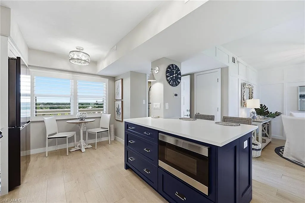 2 bed, 2.0 bath, 1289 sqft, $14,000 — Photo 3