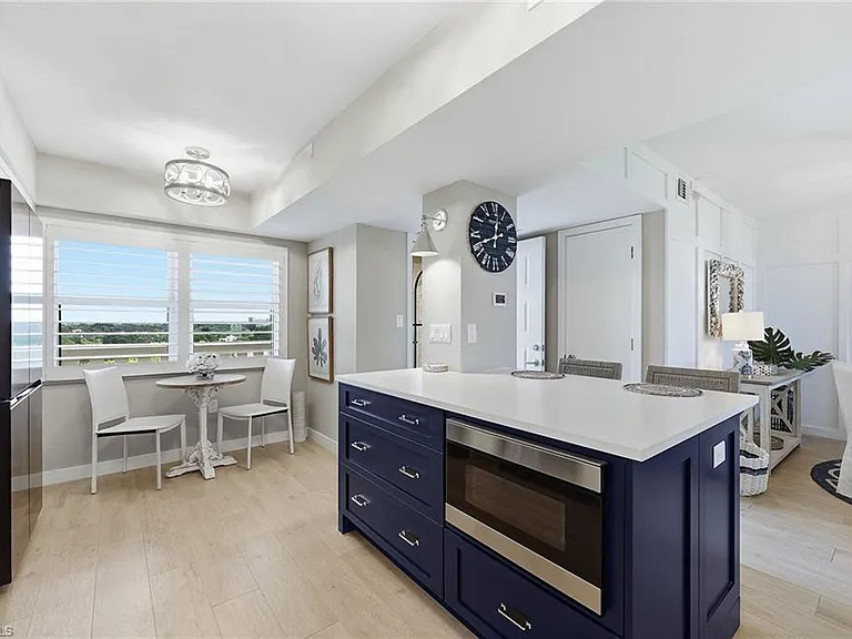 5501 Heron Point Dr #602 — Photo 3