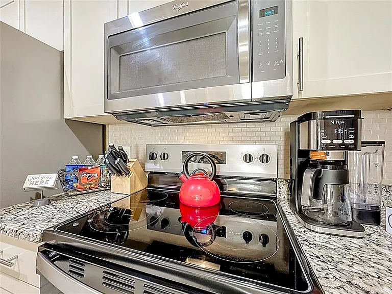 8986 Shine Dr — Photo 11
