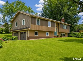 31 Circlewood Dr, Berlin, CT 06037