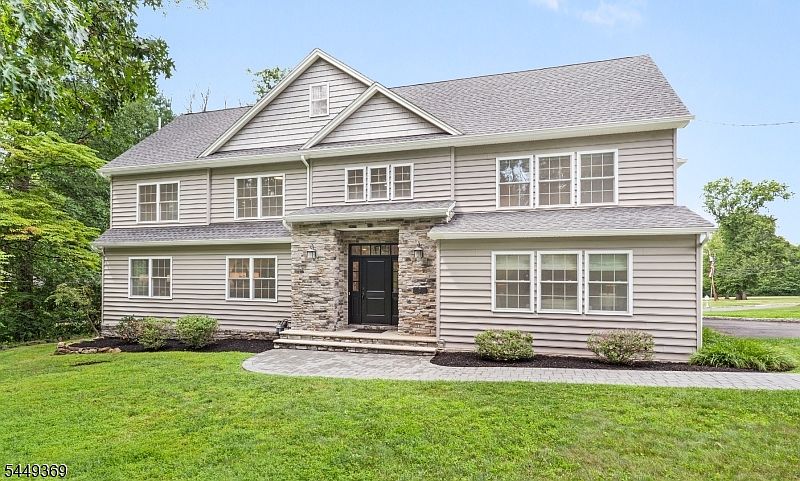 1st image of 5 Harrison Dr