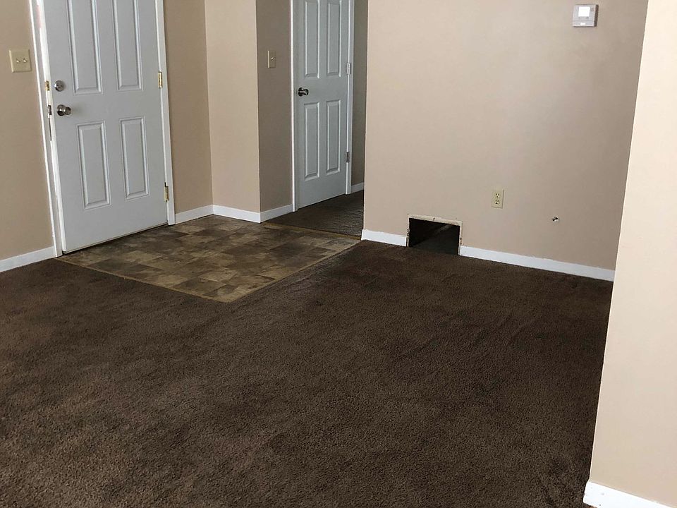Living Room Entry_08202019