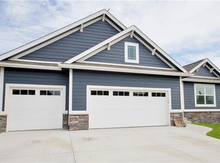 2714 Shady Lane Dr, Norwalk, IA 50211