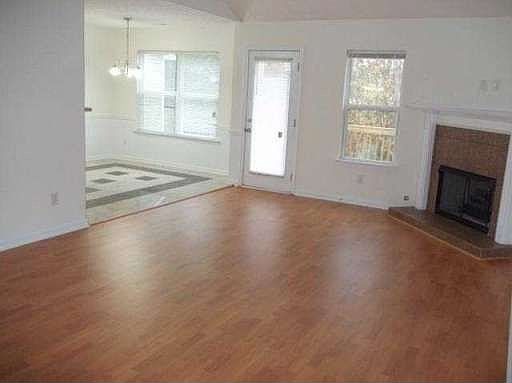 4th image of 2938 Meadow Point Dr