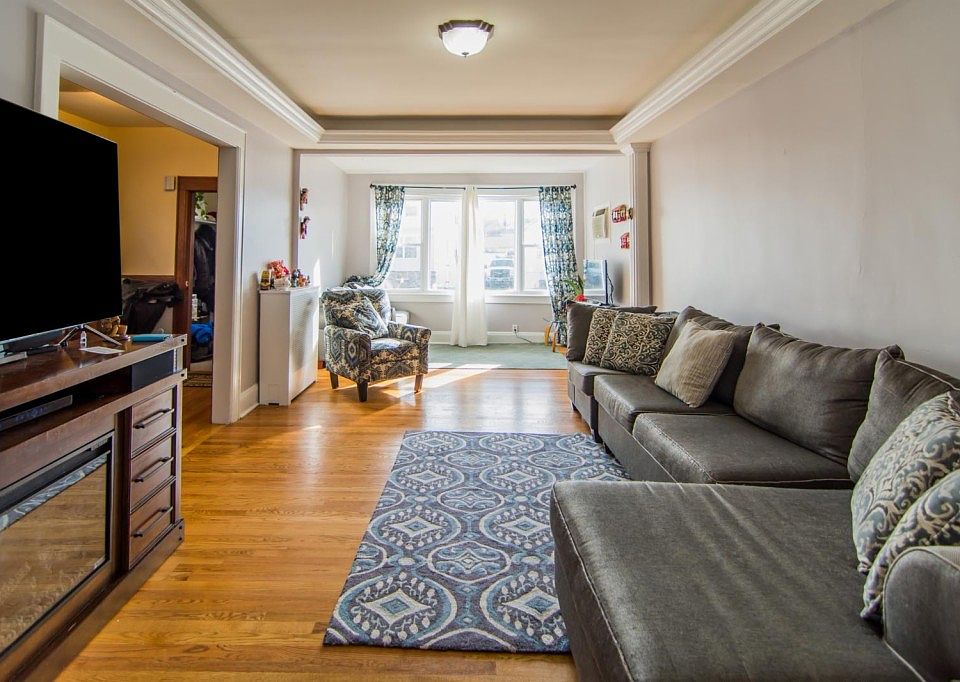 1st image of 451 Lawton Ave