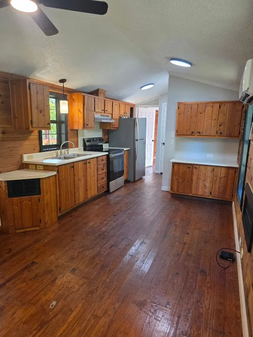 1748 Birdtown Rd — Photo 2