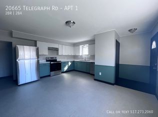 20665 Telegraph Rd, Brownstown, MI 48183