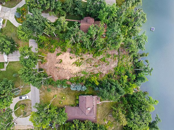 3rd image of 2217 W Dixon Lake Dr