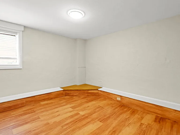 3004 Broadway St #1-3 — Photo 31