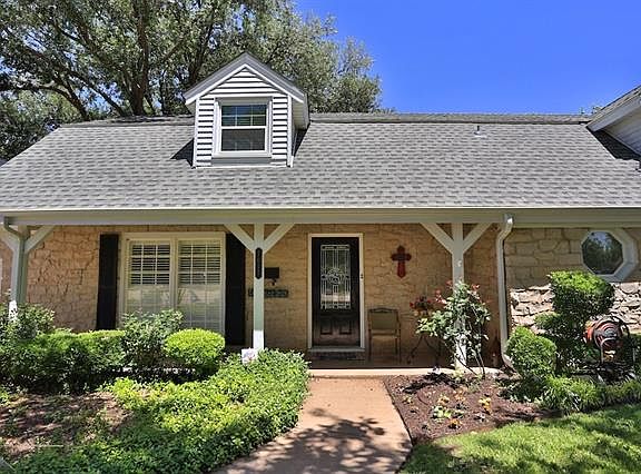 3rd image of 2017 Woodridge Dr