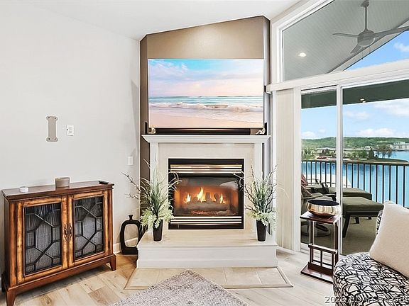 2nd image of 147 Evergreen Rd #4B