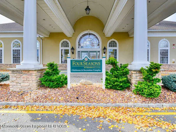 85 Gables Way, Jackson, NJ 08527