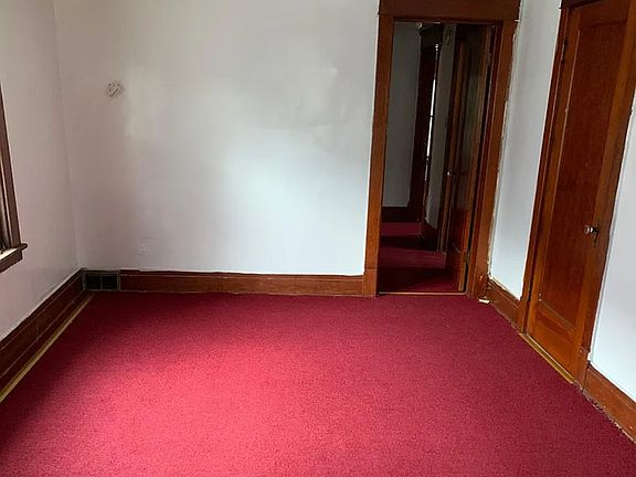 4th image of 191 Ericson Ave Unit 1