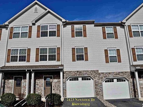 2nd image of 2423 Newtown Dr