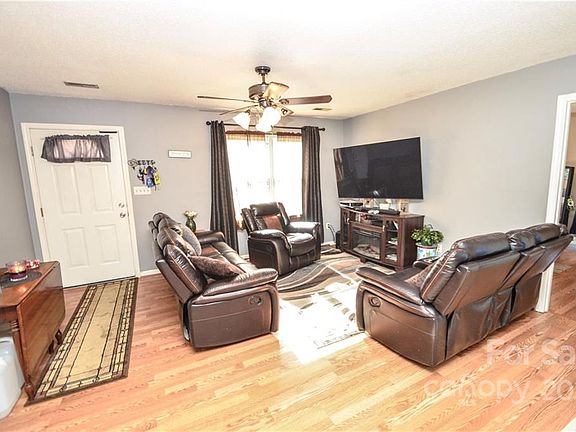 2nd image of 126 Bramblewood Dr
