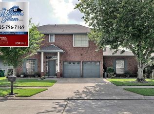 2101 Vineyard Ln, Harvey, LA 70058