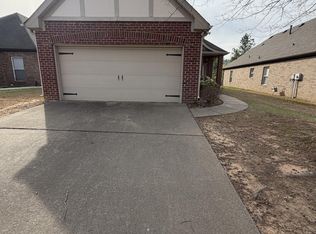 2817 Oxmoor Glen Dr, Birmingham, AL 35211