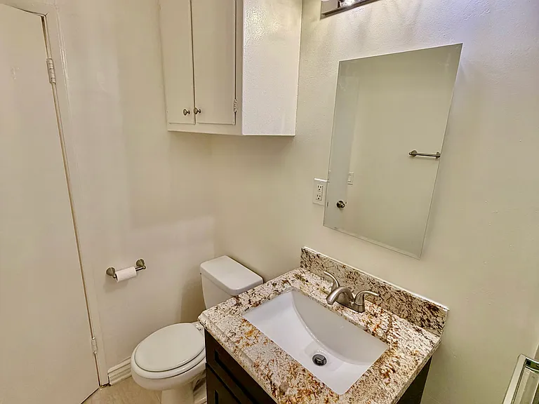 956 Wilcox Avenue — Photo 24