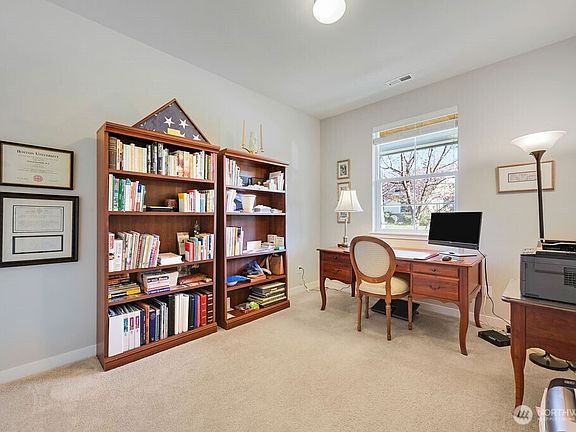 3rd image of 4850 Limerick Drive SW