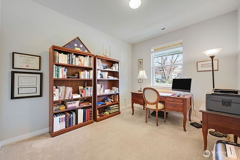 3rd image of 4850 Limerick Drive SW