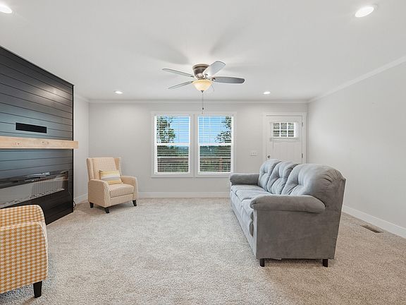 5th image of 77 Plum Ln