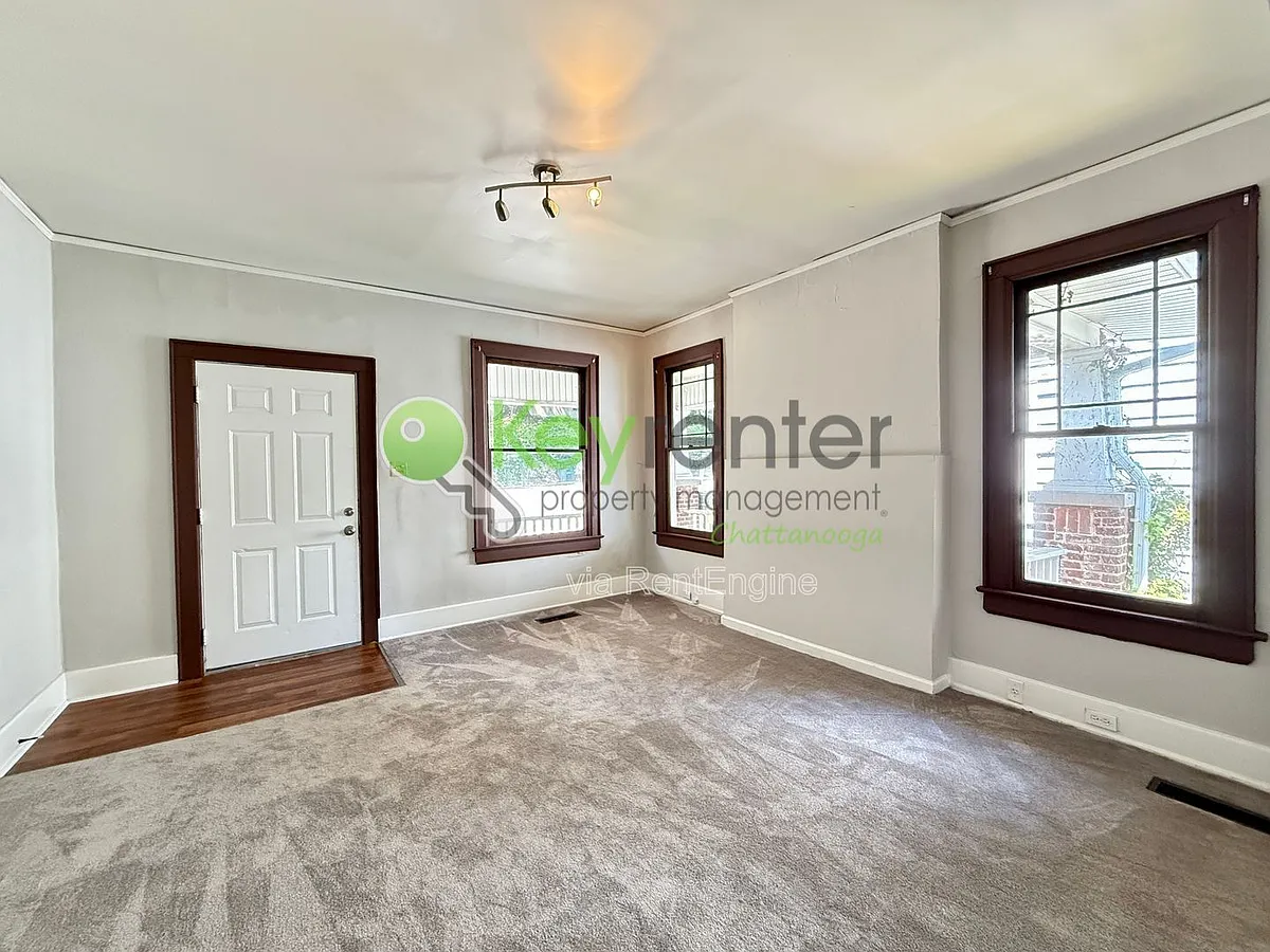 Building Photo - 112 S Seminole Dr #A
