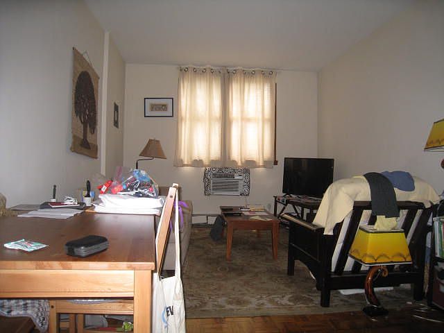 1st image of 2048 42nd St APT 1A