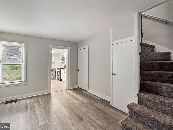 5th image of 212 York St