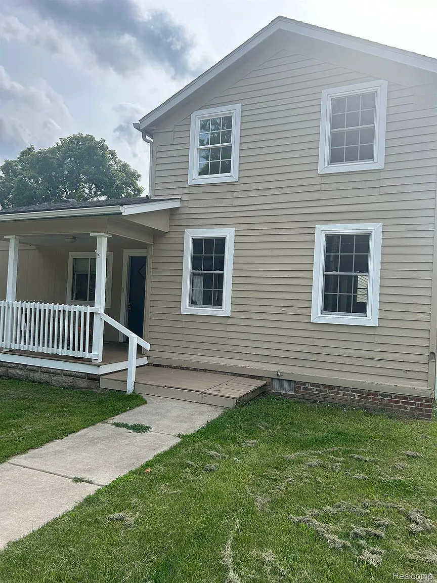 306 S Mill St photo 1