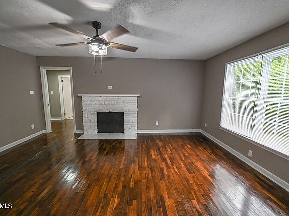 4th image of 8905 Childress Rd