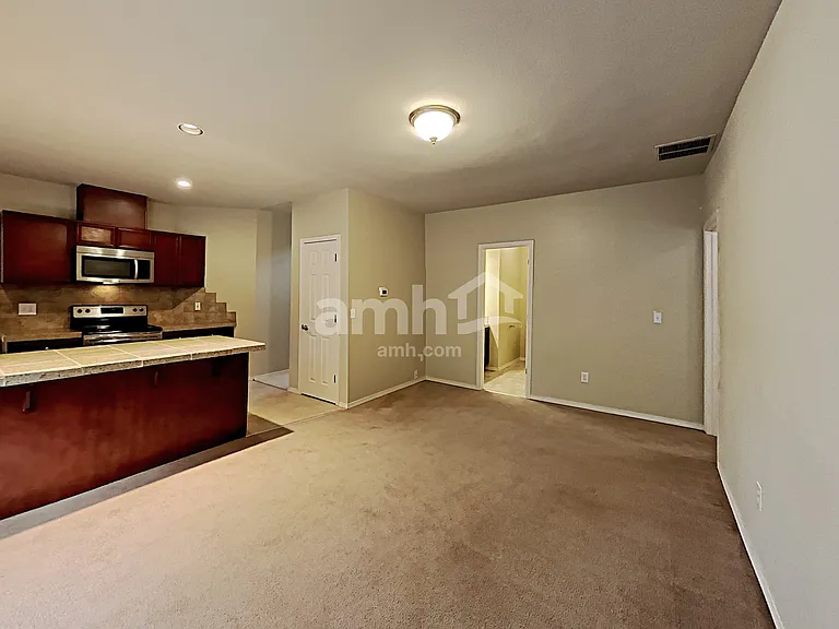 114 207th St E — Photo 5