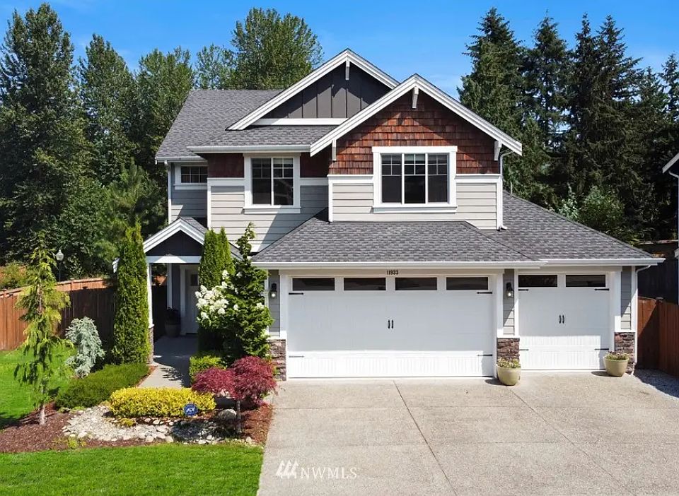 1st image of 11933 59th Ave E