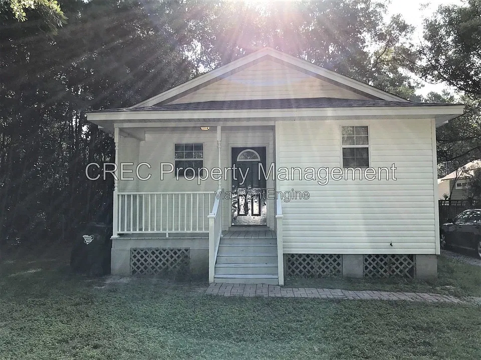 205 Foster St