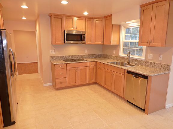 5th image of 7810 Antiopi St